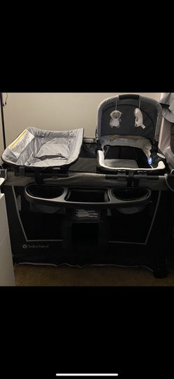 Baby Playpen Deluxe