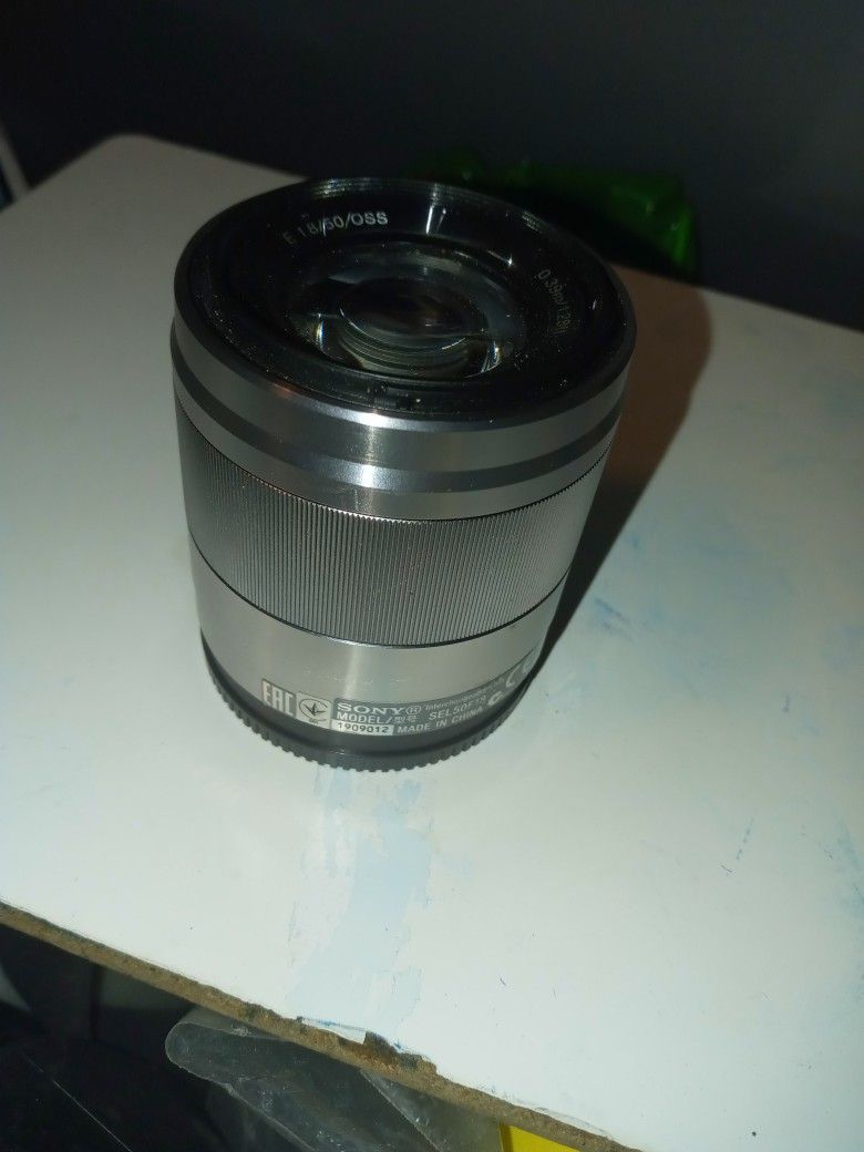 Sony 50mm f/1.8 Mid-Range Lens for Sony E Mount Nex Cameras