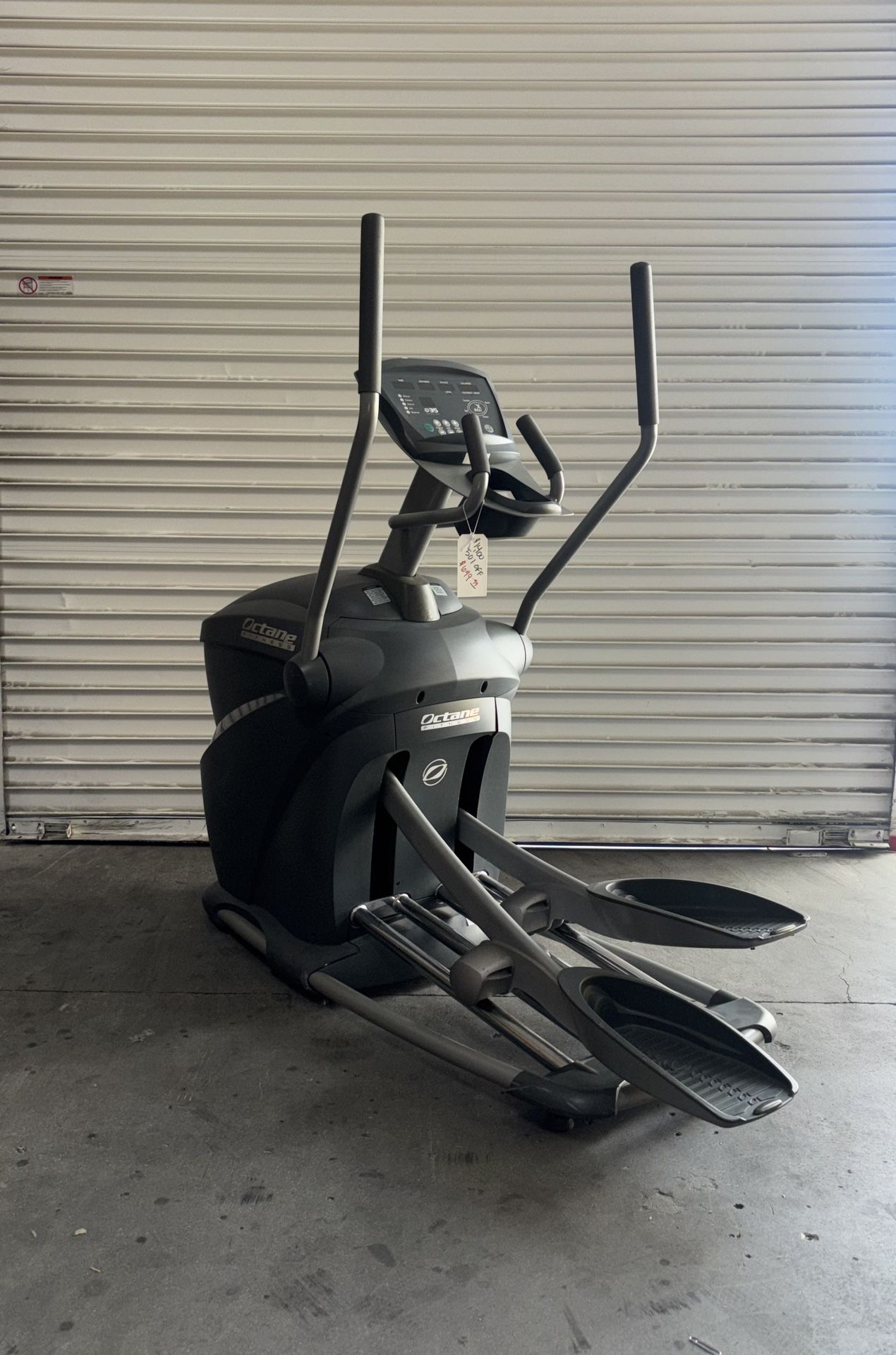 Octane Fitness Q35 Elliptical Trainer – Smooth & Compact Design