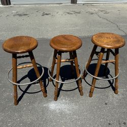 🪑 Set of 3 Oak Bar Stools – Solid Wood w/ Metal Footrest
