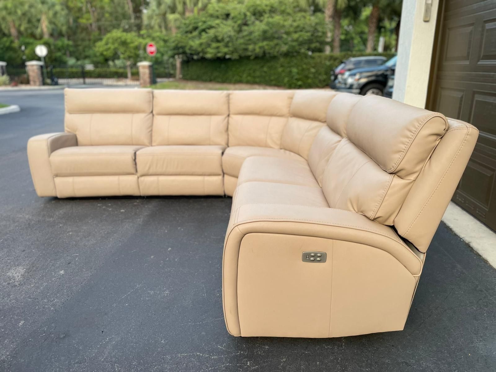 Couch/Sofa Sectional - Microfiber - 1 MONTH OLD - Recliners - Beige - Delivery Available 🚛