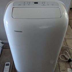 Toshiba 8,000 BTU (6,000 BTU DOE) 115-Volt Portable Air Conditioner with Dehumidifier Mode and Remote for rooms up to 250 sf