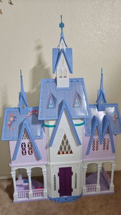 Dollhouse frozen themed
