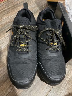 Dewalt aluminum toe shoe size 9