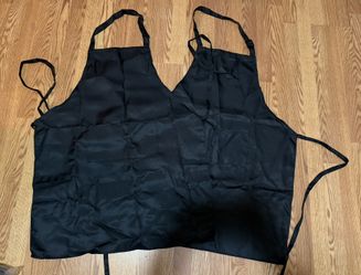 Syntus 12 Pack Adjustable Bib Apron Waterdrop Resistant with 2 Pockets Cooking Kitchen Aprons for Women Men Chef The ones opened are just how they loo