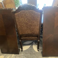 Dining  Table 