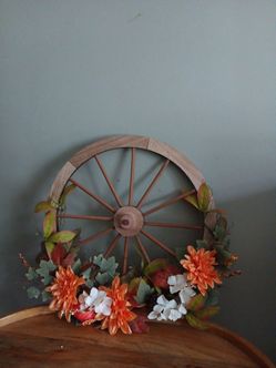 20" Brand New Harvest Floral Wagon Wheel