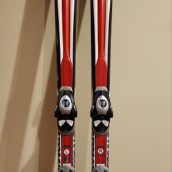 Atomic Beta v8.20 skis. 190 cm length. Salomon s780 bindings. 