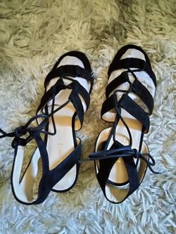 Brand New Strappy Blk Sandals Size 81/2M