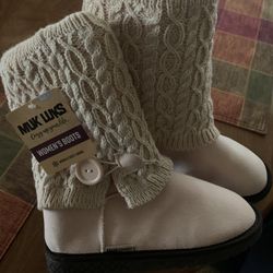 Muk Luks Women’s Boots Size 7