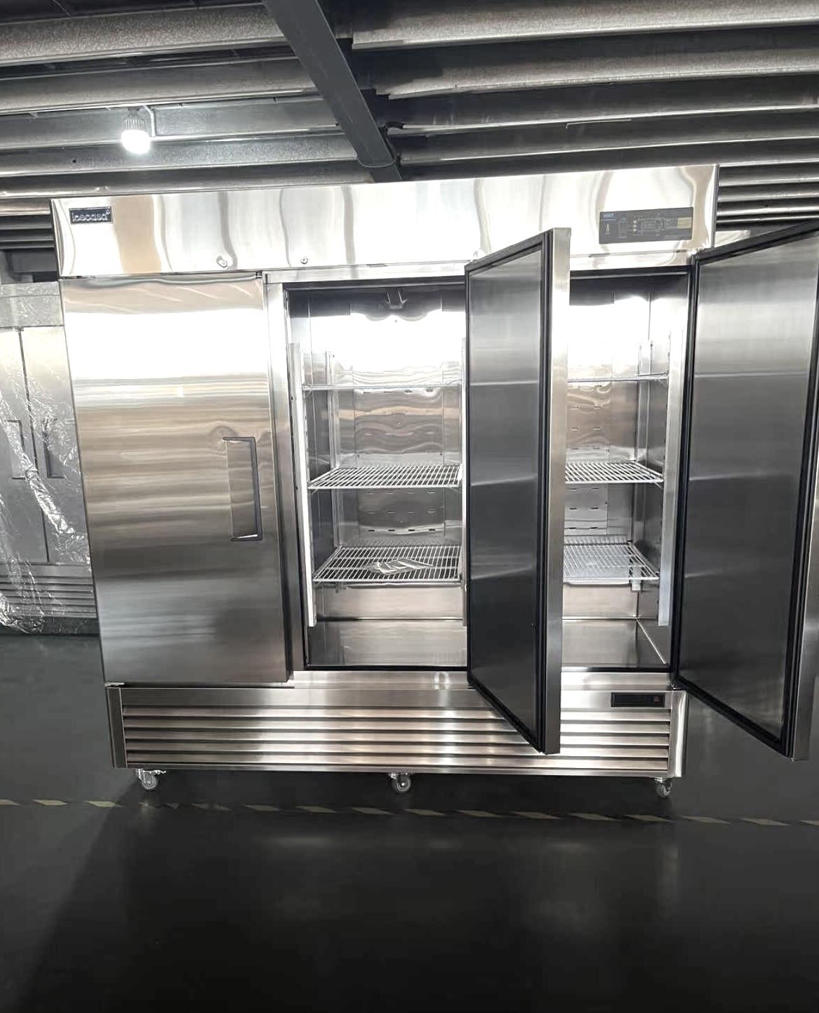 3 Door Reach-In Refrigerator Commercial Fridge