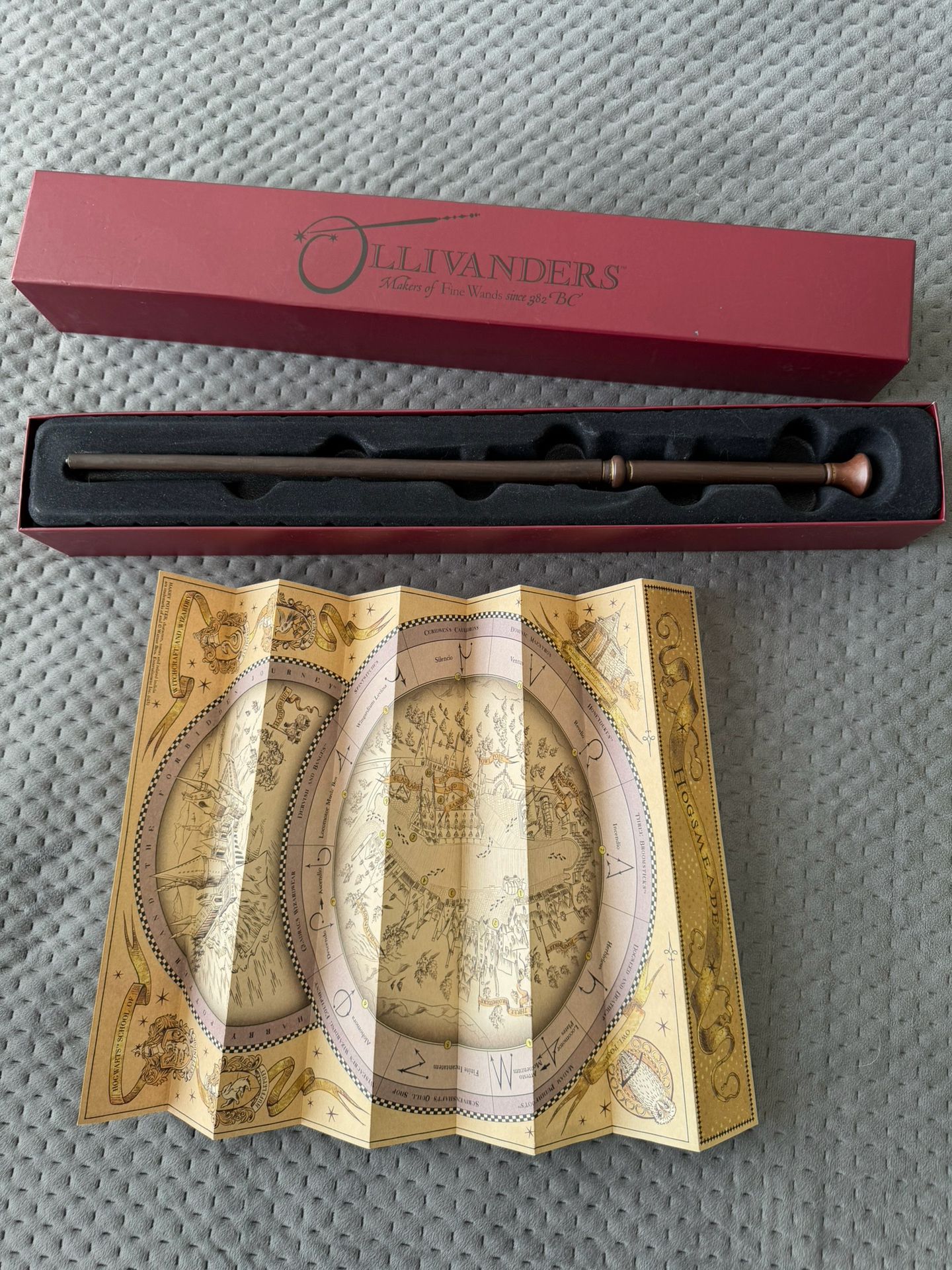 Wizarding World of Harry Potter Oak 7 Ollivander's Park Interactive 16" Wand