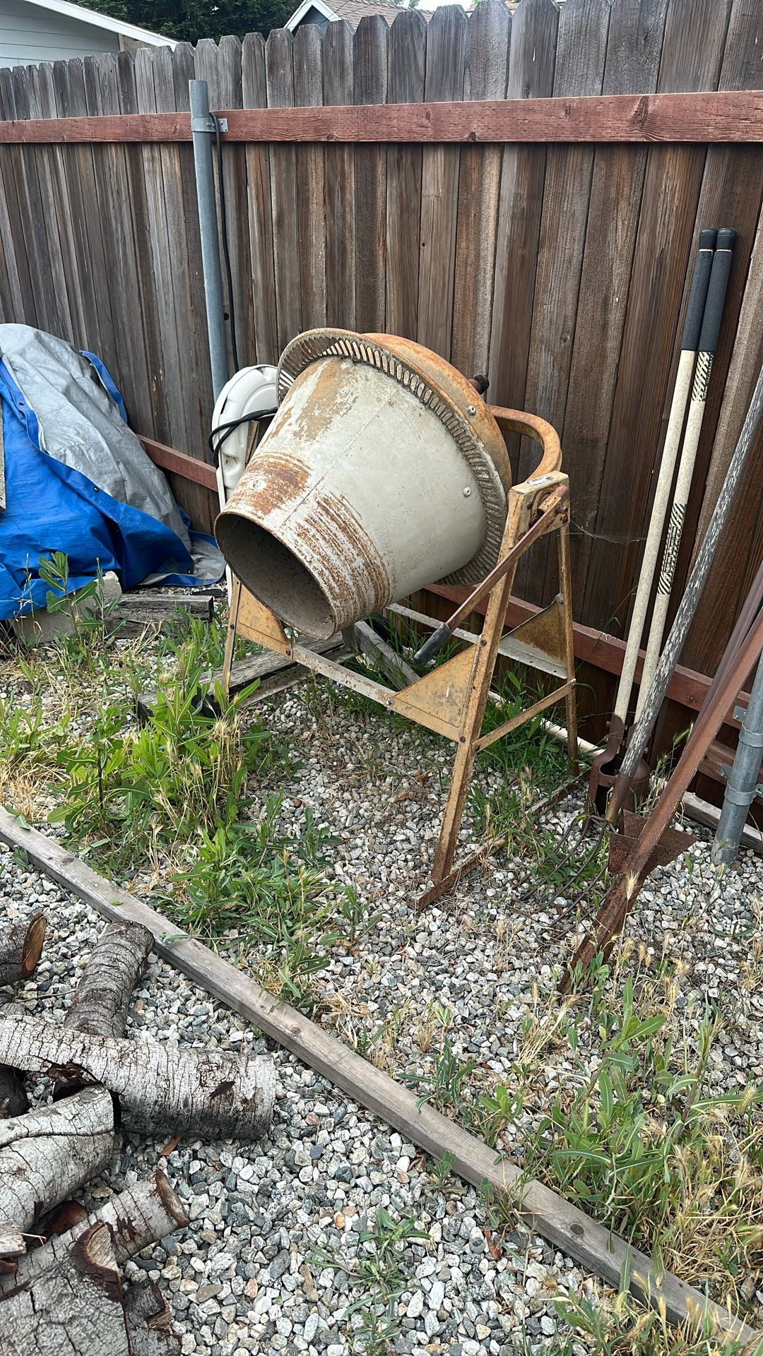 Cement mixer