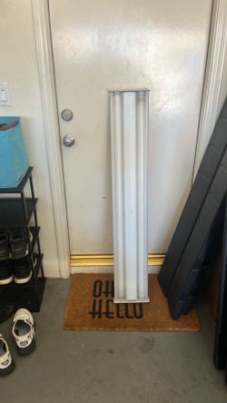 FREE - Fluorescent overhead light