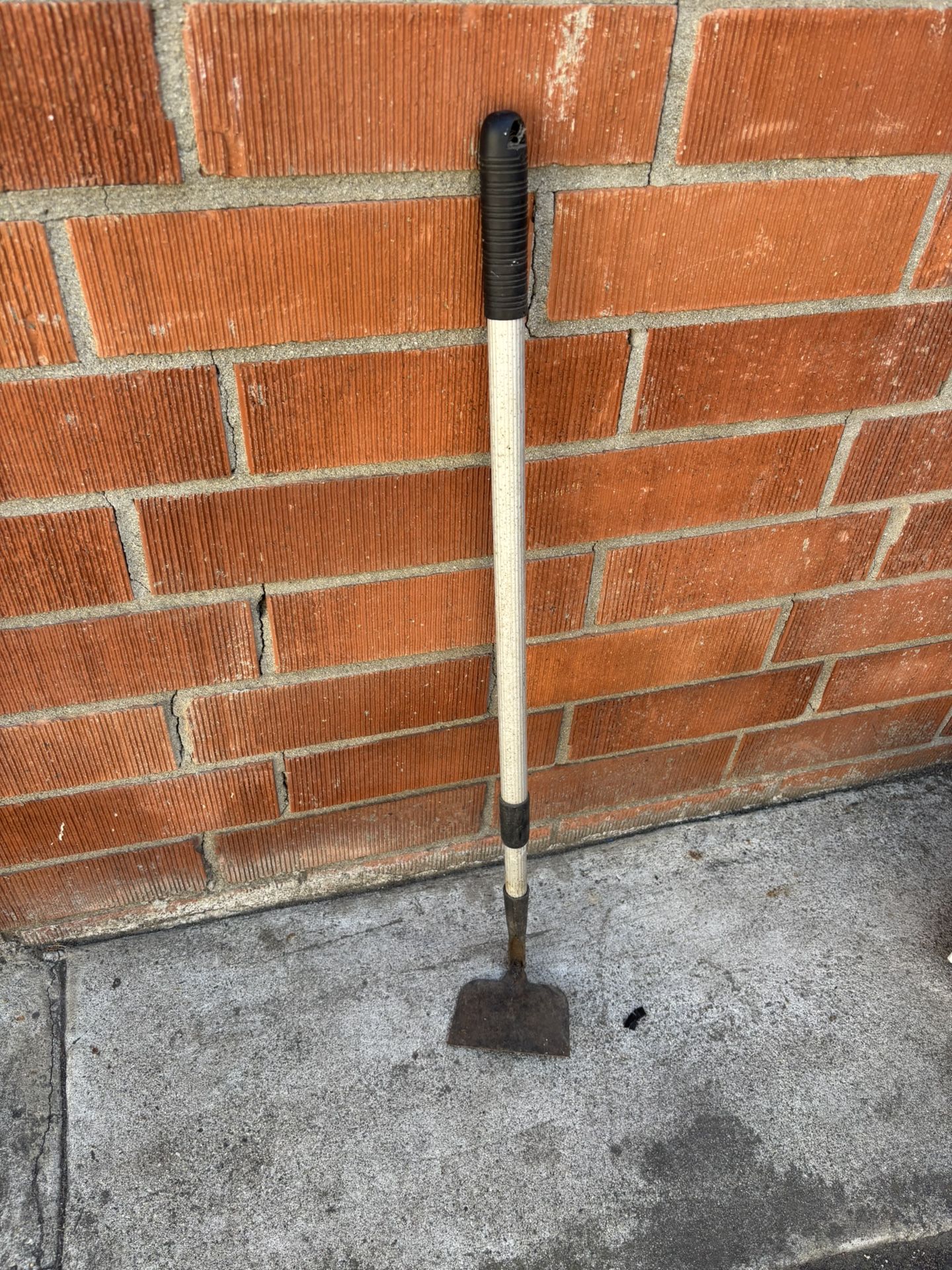 Short Garden Tool