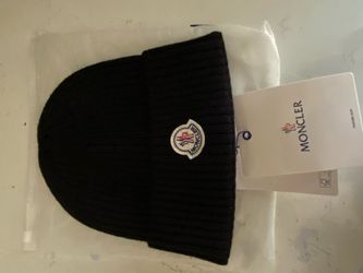 Moncler Logo Cotton Beanie & My Monogram Eclipse Hat