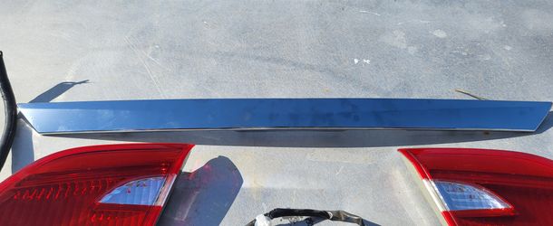 Nissan Sentra Lights And Trim