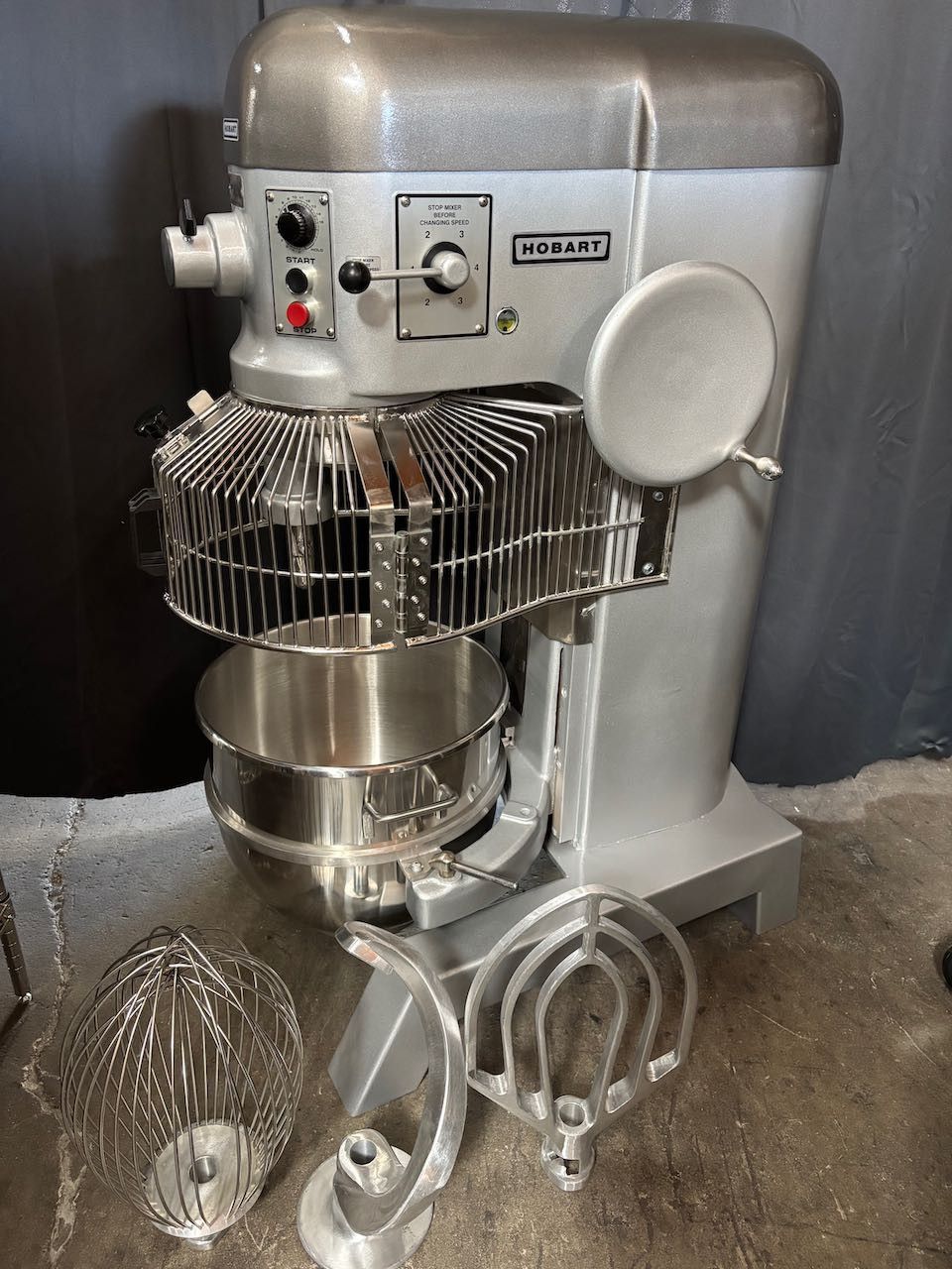 60 Quart Mixer Hobart H-600T 2 HP Qt New Bowl & Attachments NSF Bakery Pizza Dough 200V #4111