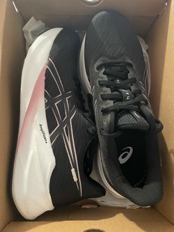 ASICS 7.5 women’s versa blast
