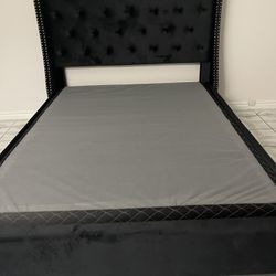 Queen Size Bed And Mattress 