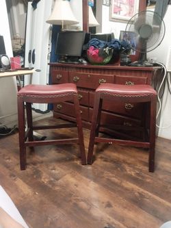 25"  High   Bar  Stools
