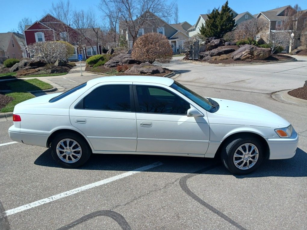 2000 Toyota Camry