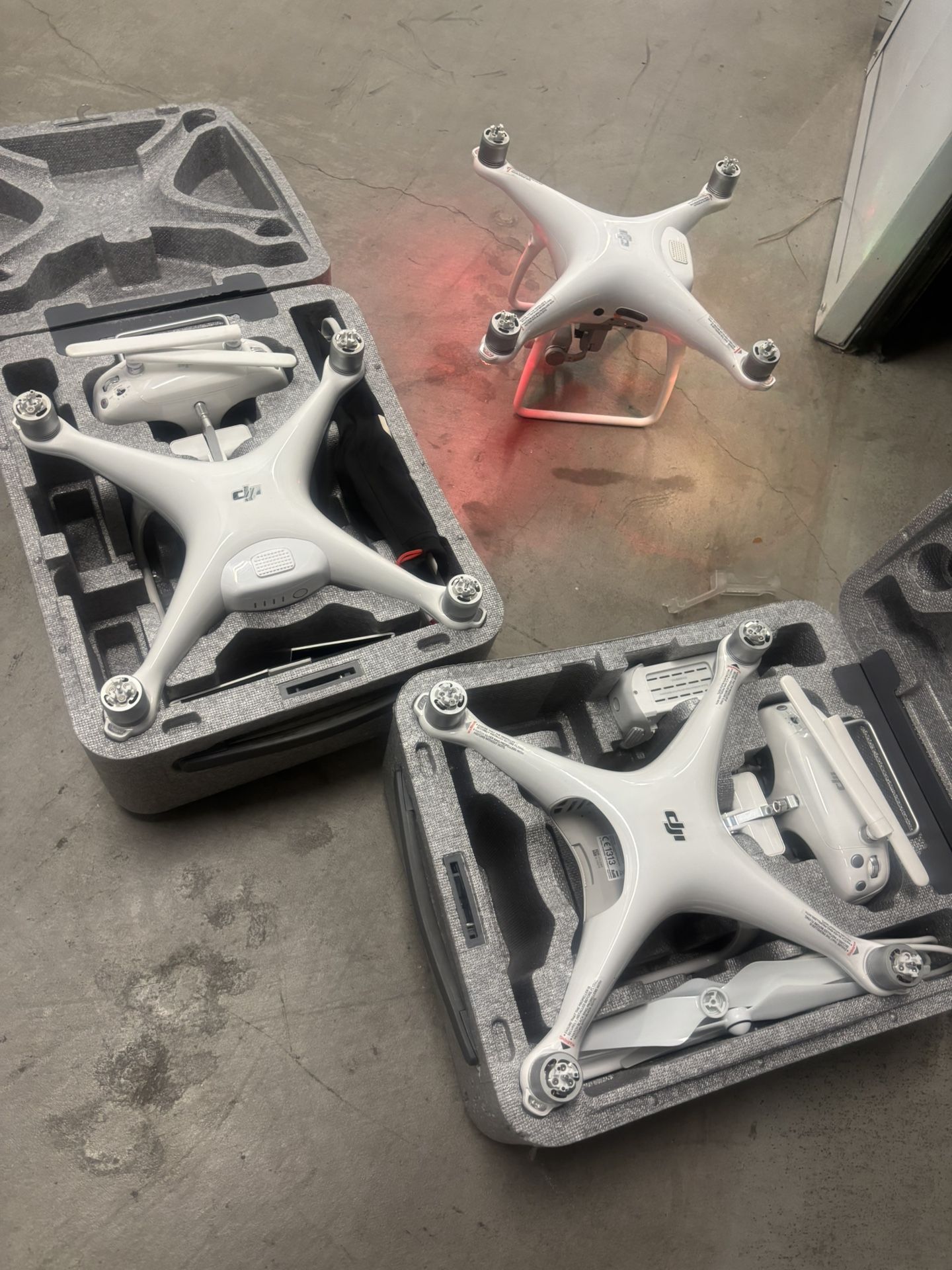 DJI Phantom 4 Standard & Pro V1