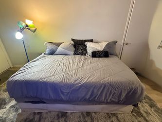 Queen mattress w/boxspring