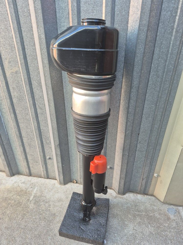 BMW 750i xDrive Front Right Suspension Air Strut. Brand: FCS Automotive. Fits Years: 2016, 2017, 2018, 2019, 2020, 2021, 2022, 16, 17, 18, 19, 20, 21,