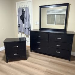 Black 6-Drawer Dresser with Mirror and Matching Nightstand