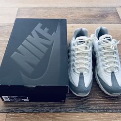 Brand New Nike AIR MAX 95 QS Men’s Size 9