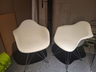 Set of Two Modern Chairs