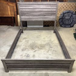 Pioneer Woman Plate Set