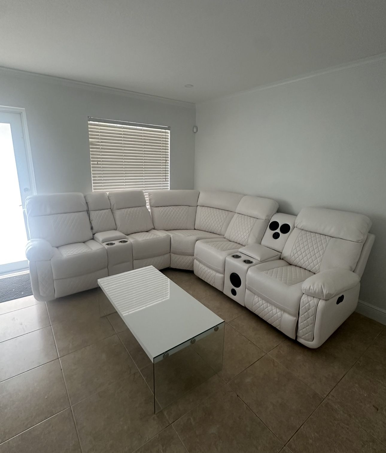 LEATHER SECTIONAL - In White, Black Or GRAY 👏🏻👏🏻