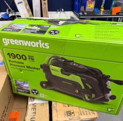 Greenworks 1900 PSI 1.2 GPM Cold Water Electric Pressure washer with 4 Spray Tips