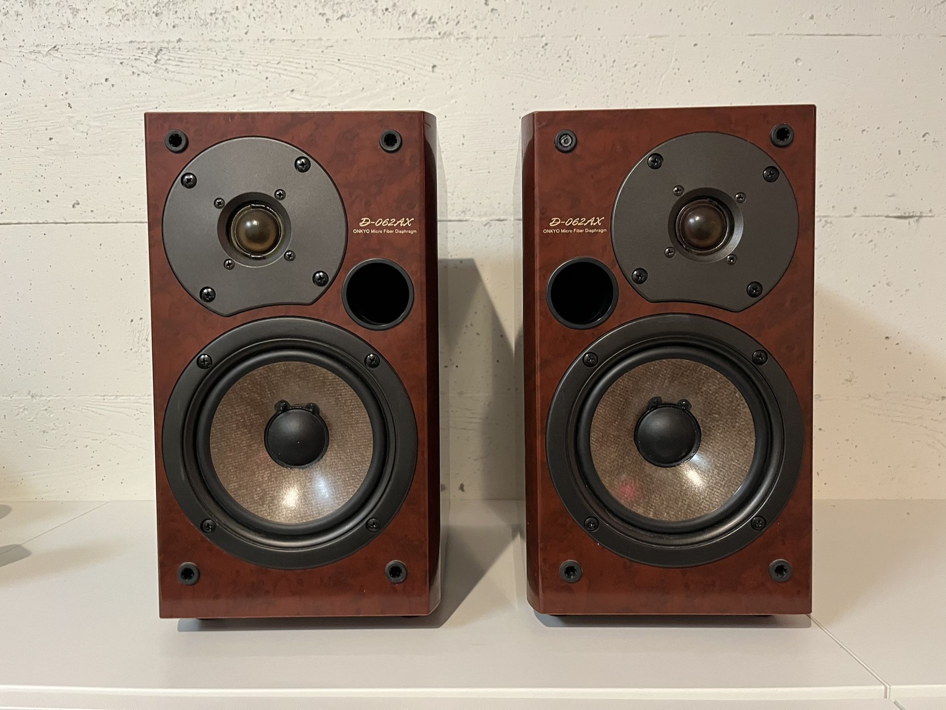 Onkyo Bookshelf Speakers (D-062AX)