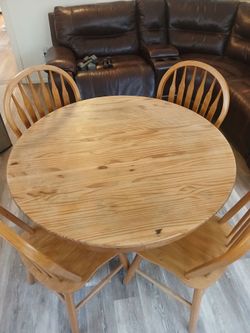 Wooden Dining Room Table with 4 Matching Chairs