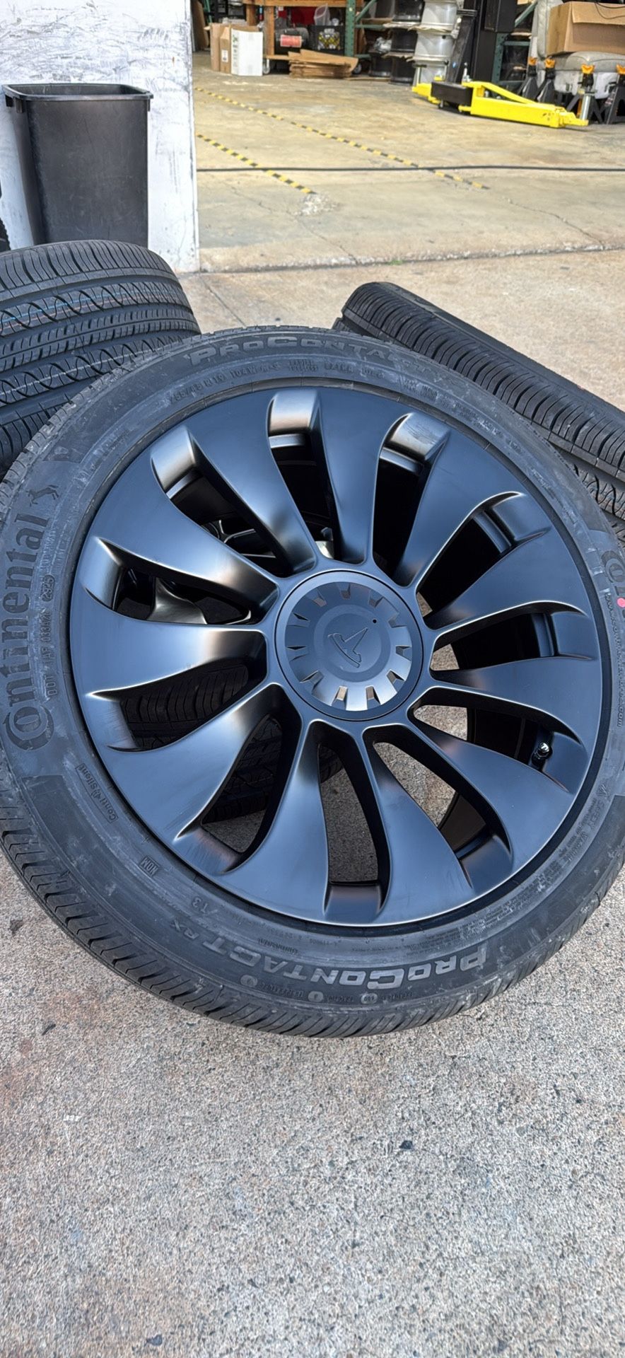 4x 19" Model Y Model 3 Performance Style Rims BLE SENSORS (original sensors). BRAND NEW RIMS WITH TIRES.