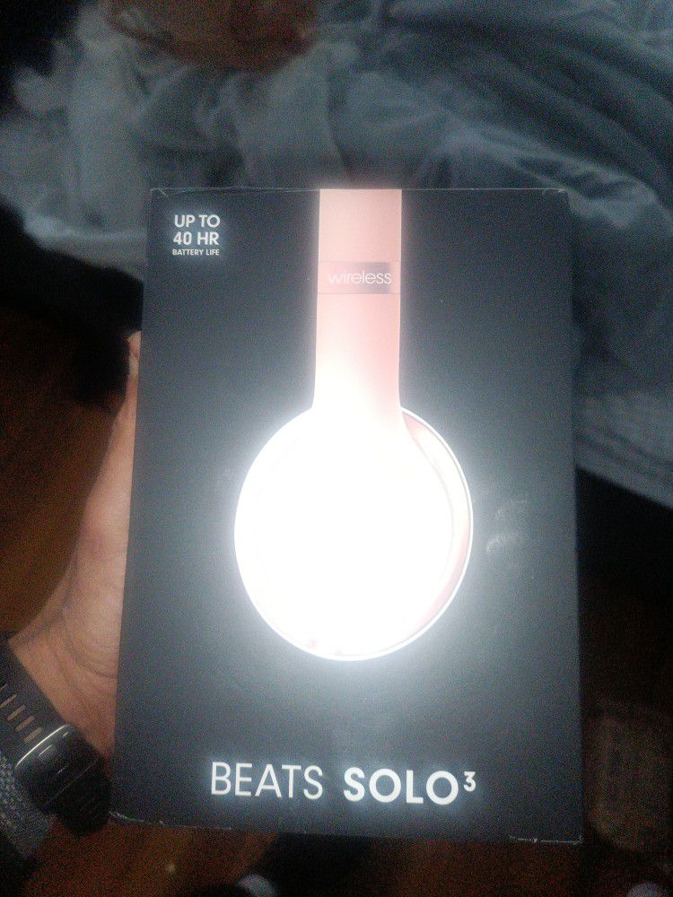 Solo Beats 3 Sealed!