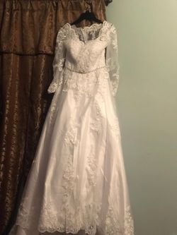 Wedding dress size 10 brand new never used $270