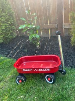 Super Cute Classic Red Radio Flyer Wagon