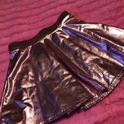 NWOT COCO URBAN Size Small Metallic Pink Skirt