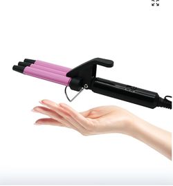 Triple Barrel Hair Waver Curling Iron