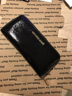 Michael kors black wallet