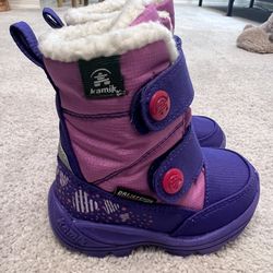 Size 6 Snow Boots