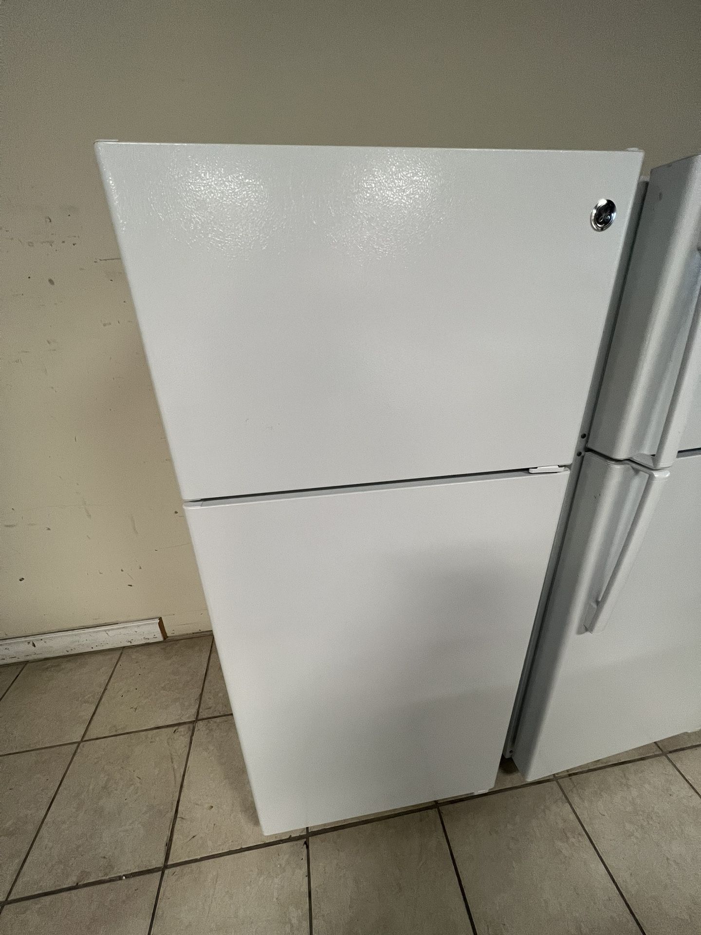 USED TOP/BOTTOM REFRIGERATORS ALL BRANDS