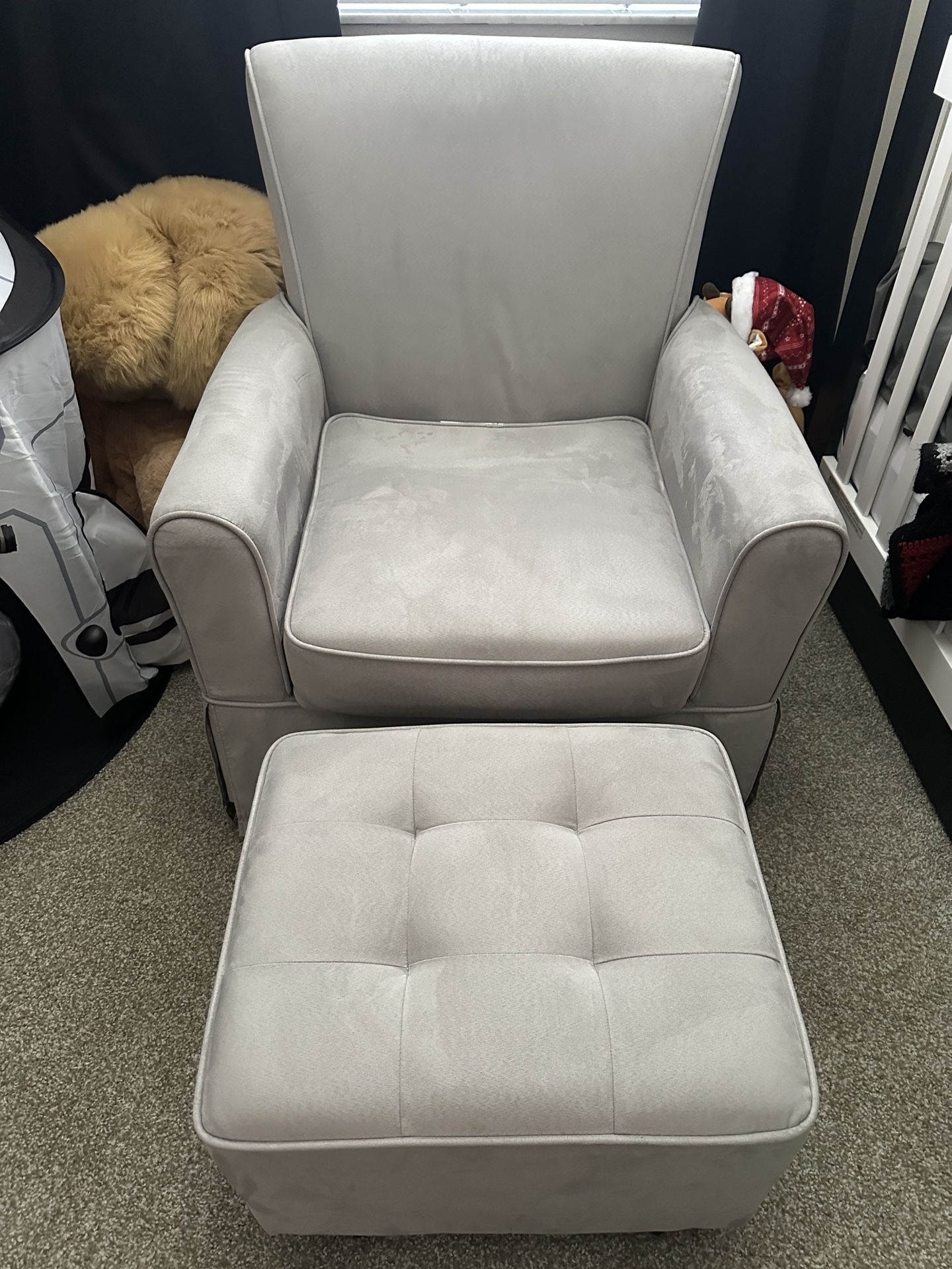 Chair & Foot Ottoman