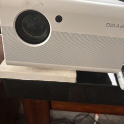 Projector With White Screen Included