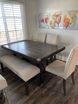 Formal Dinning Table