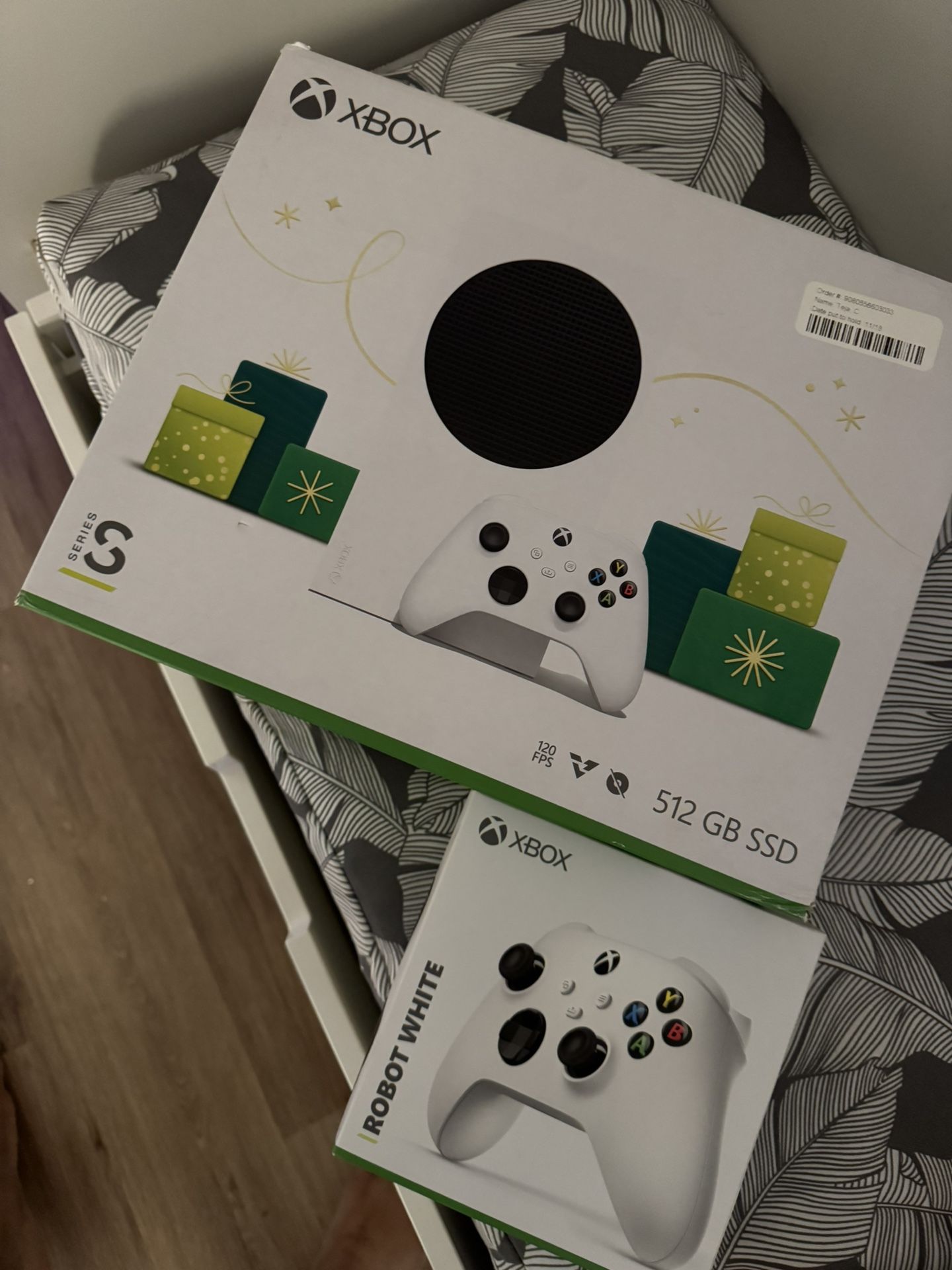 X-Box S 512GB And Additional Controller